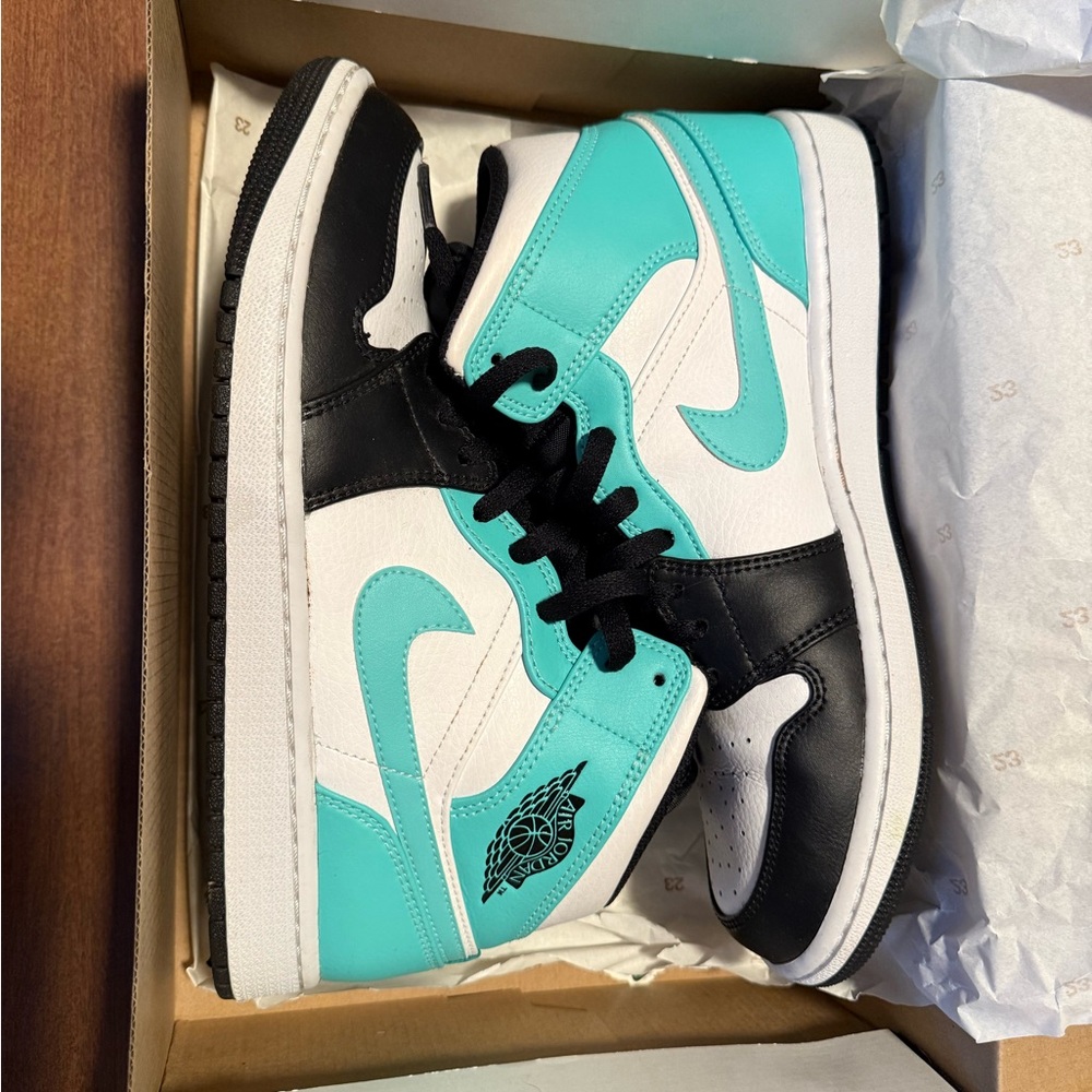 Air Jordan 1 Mid Tropical Twist size 9 1/2